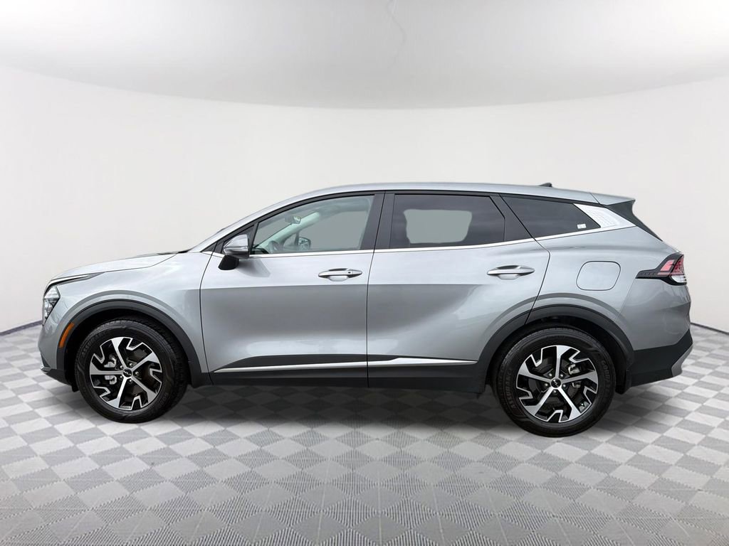 Used 2024 Kia Sportage EX FWD image 8