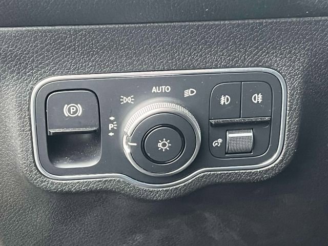 Used 2021 Mercedes-Benz GLB 250 4MATIC image 22