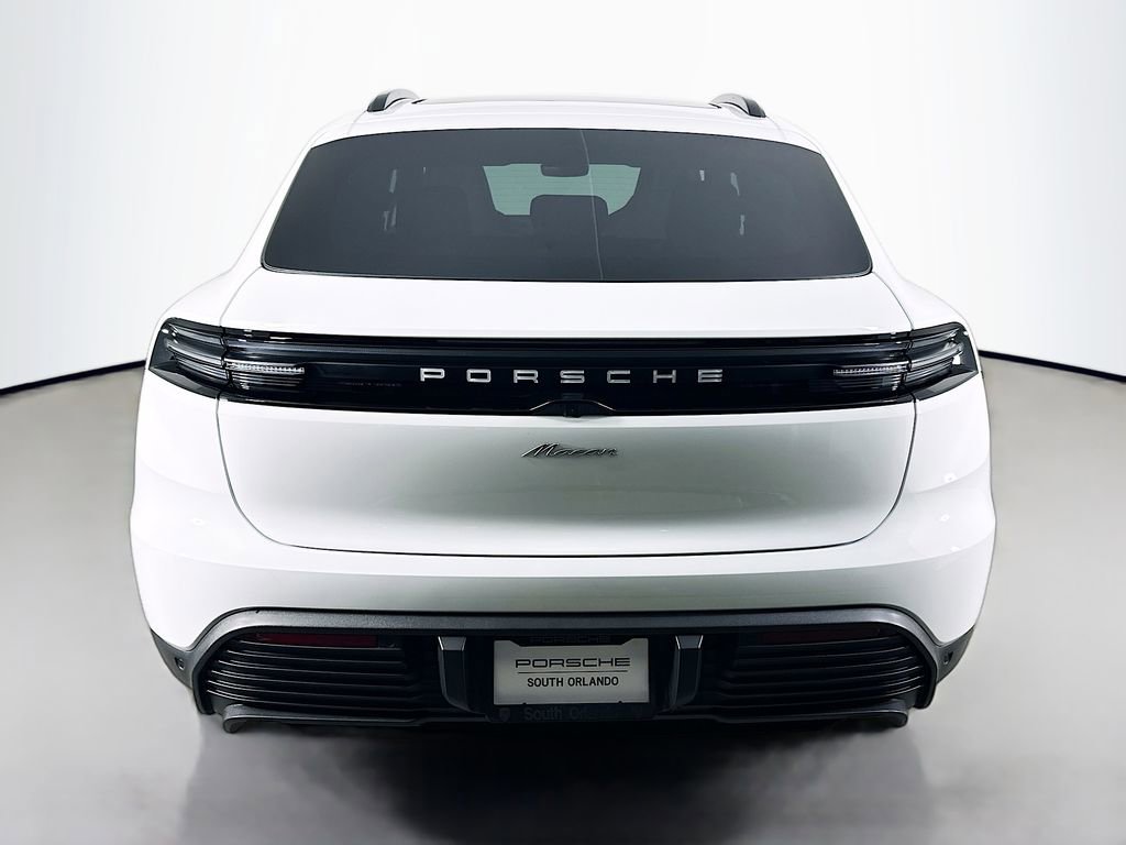 Certified 2025 Porsche Macan Electric image 10