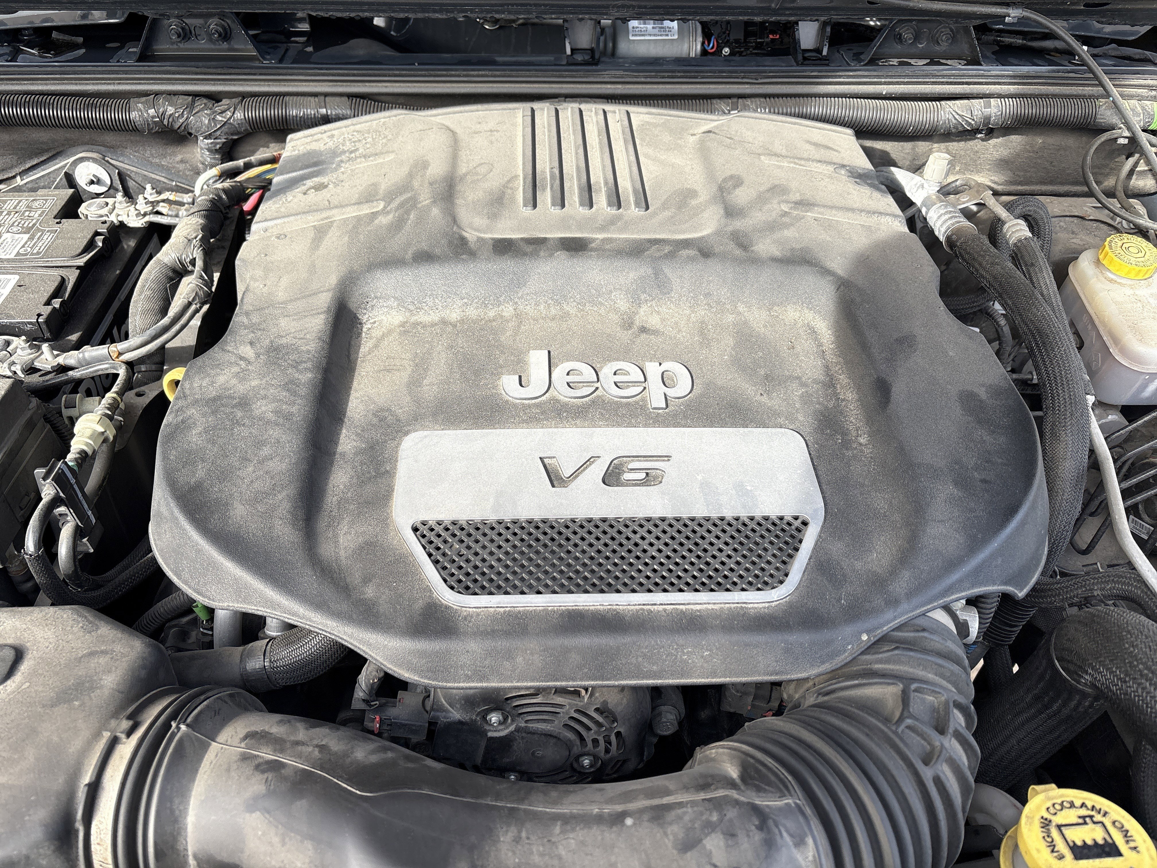 Used 2018 Jeep Wrangler Unlimited Rubicon w/ Cold Weather Group image 31