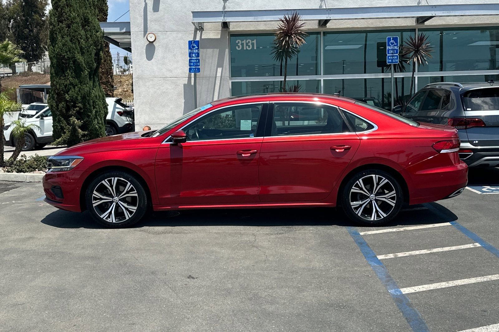 Used 2020 Volkswagen Passat 2.0T SEL FWD image 8
