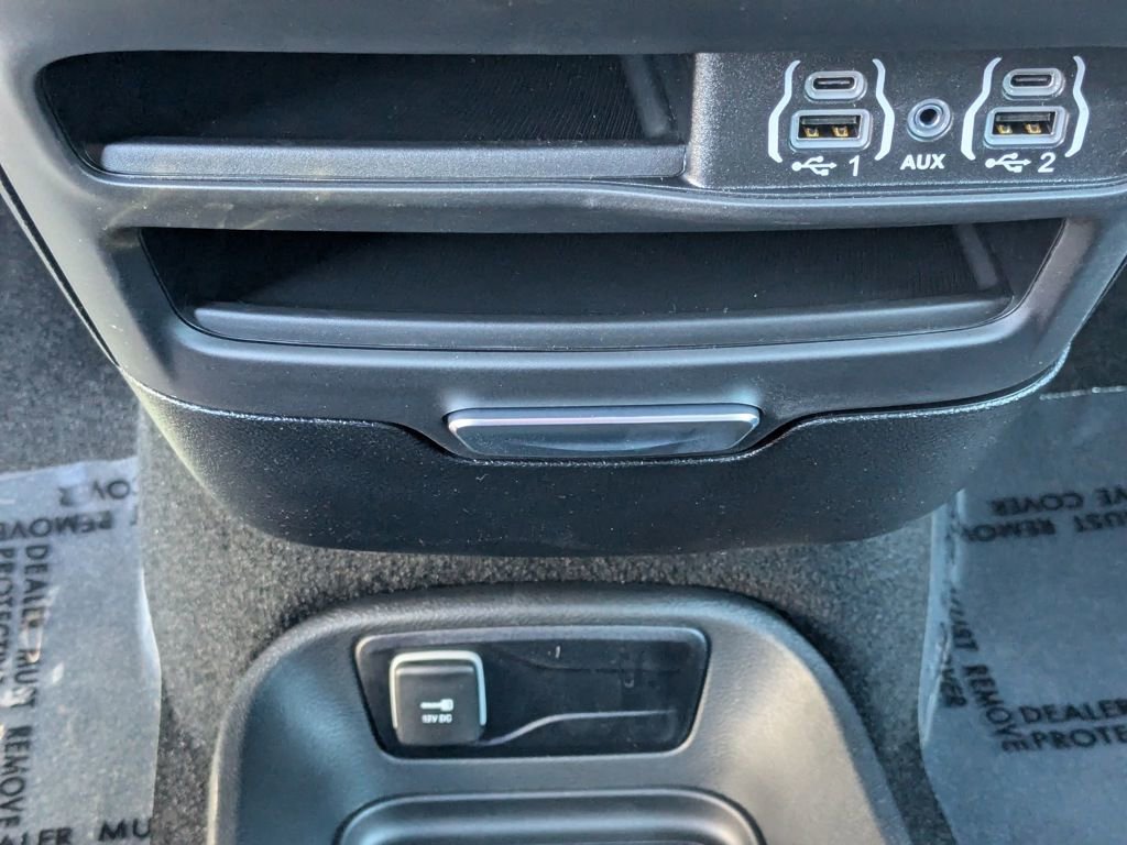 New 2025 Chrysler Voyager LX image 31