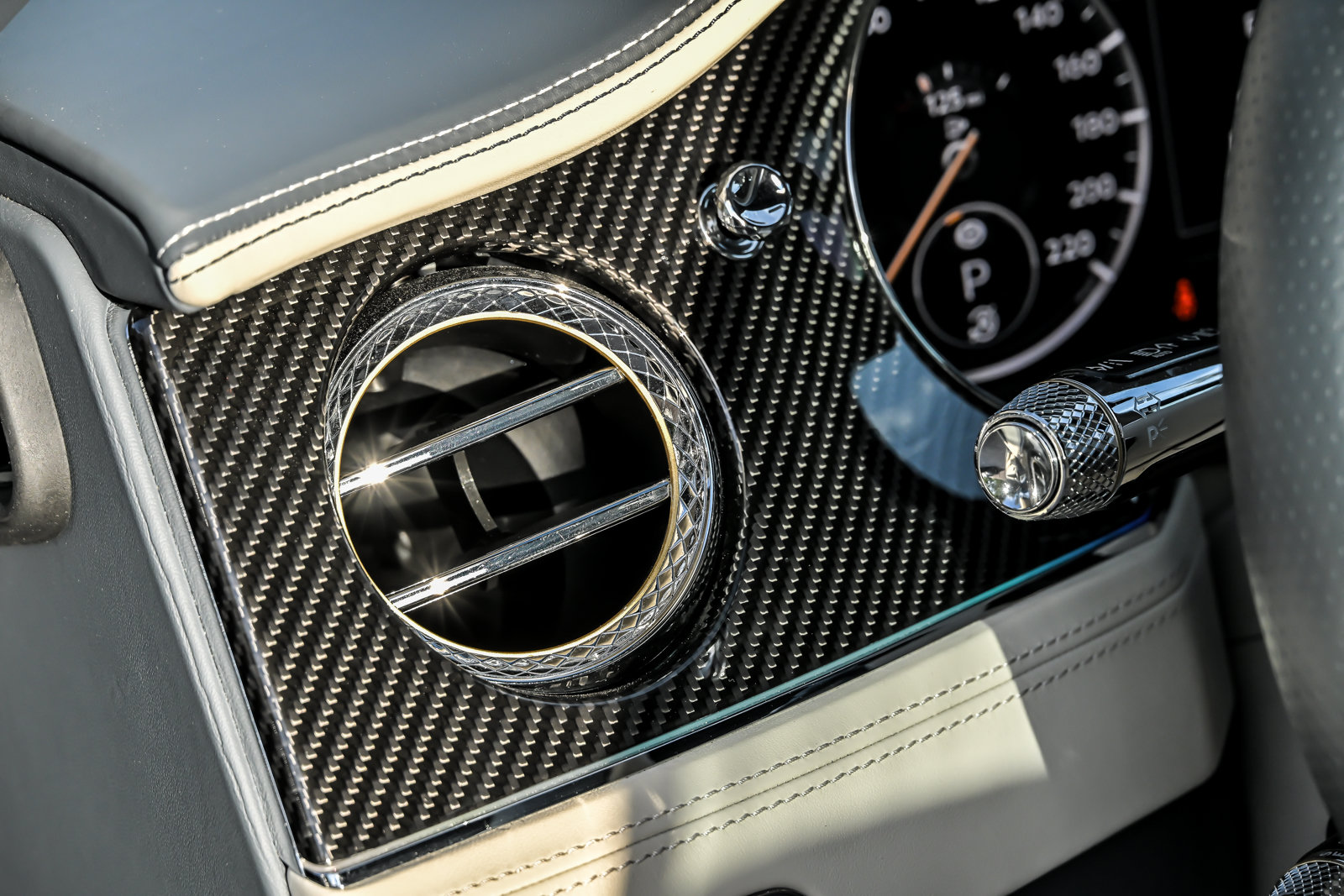 Used 2022 Bentley Continental GT AWD/4WD image 45