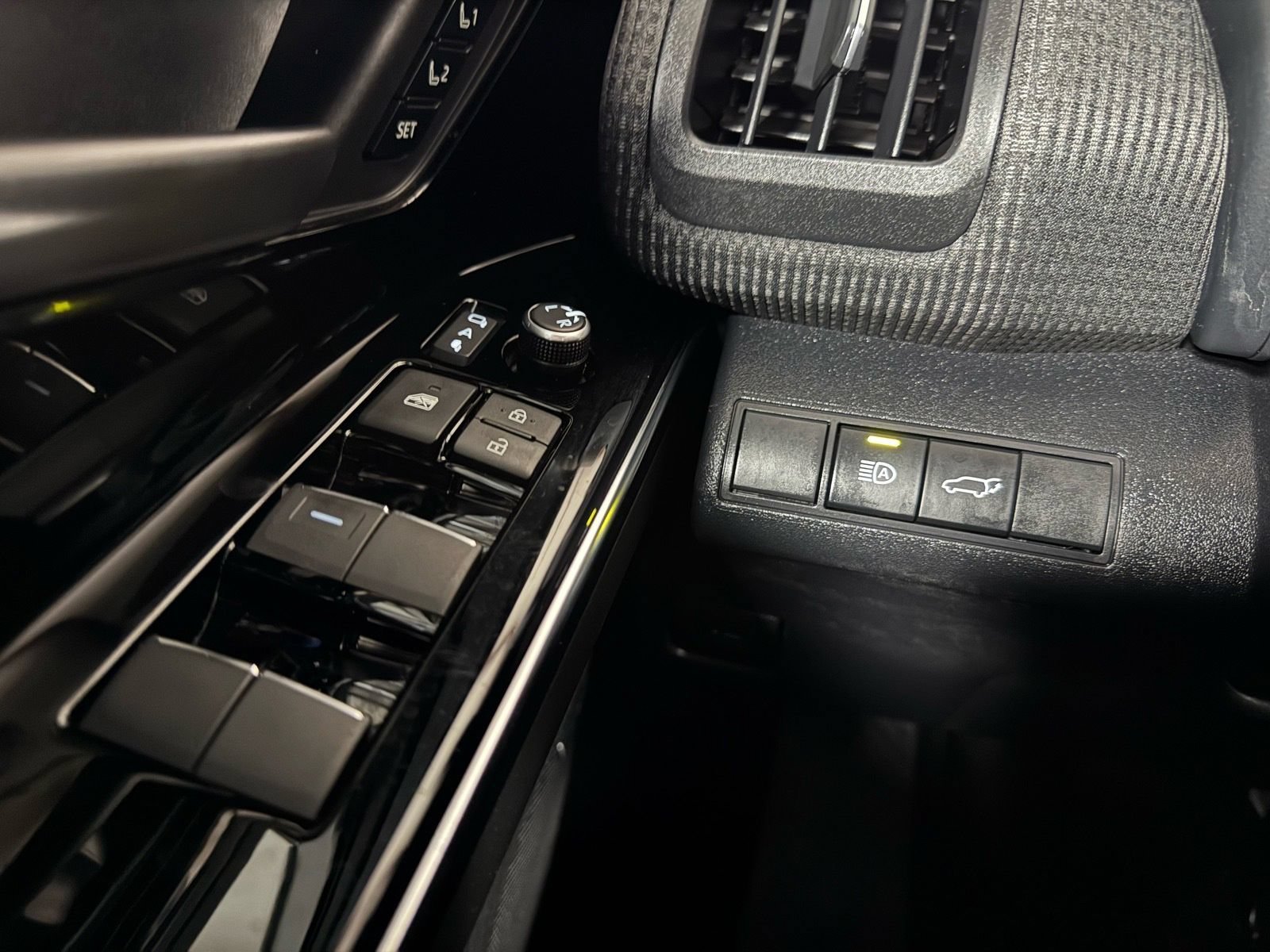 Certified 2023 Subaru Solterra AWD image 32