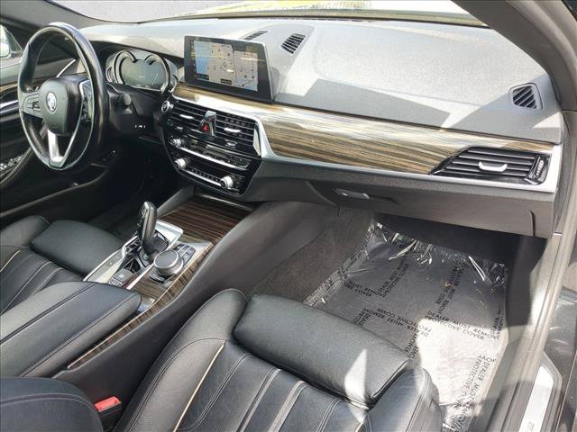 Used 2018 BMW 530e RWD image 23