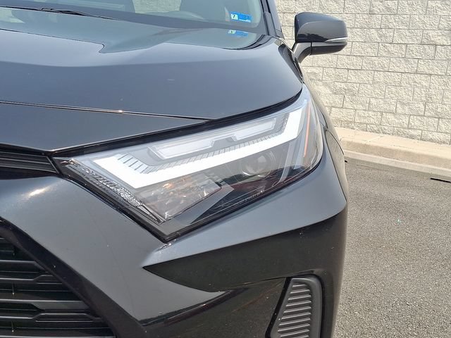 Used 2024 Toyota RAV4 XLE AWD/4WD image 8