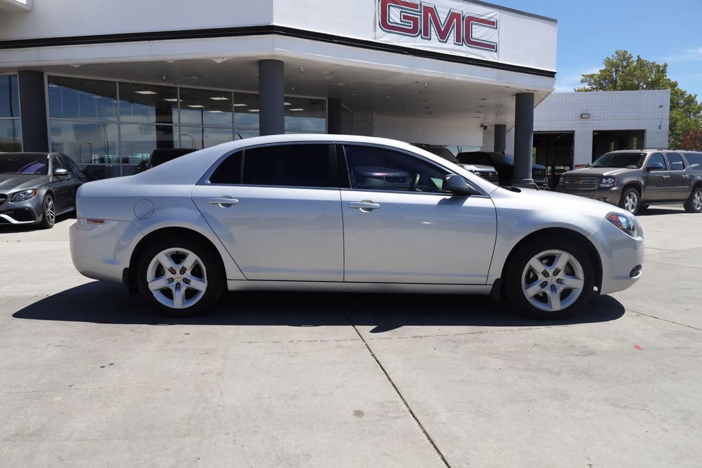 Used 2010 Chevrolet Malibu LS FWD image 7