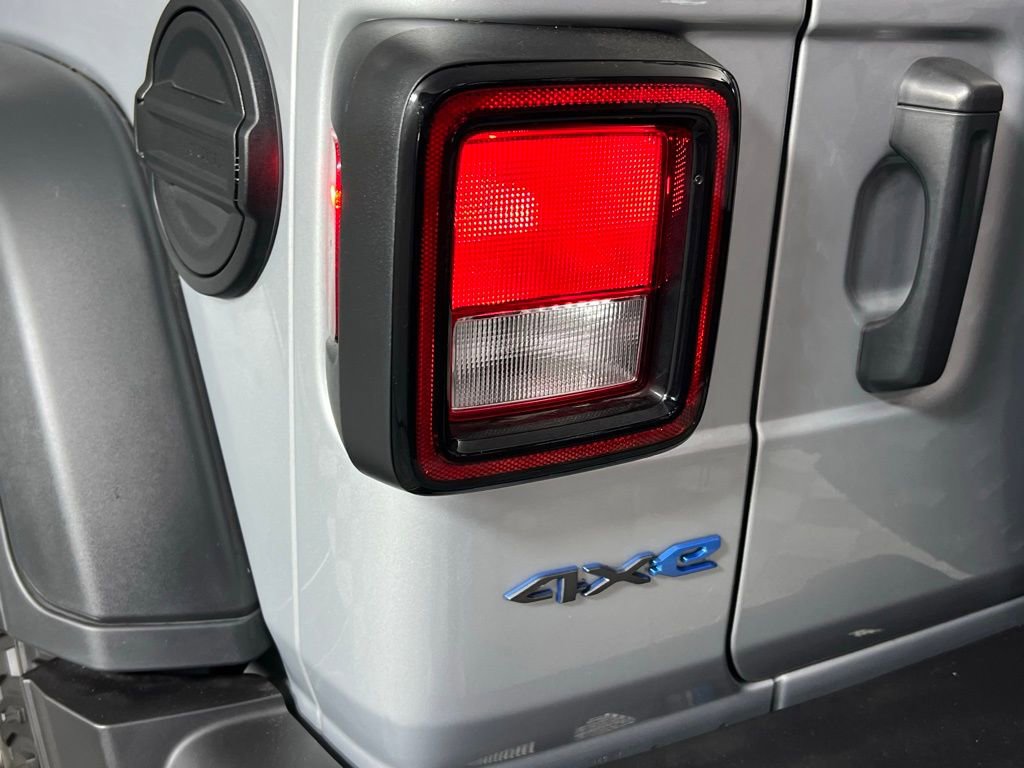 Used 2023 Jeep Wrangler Unlimited image 13