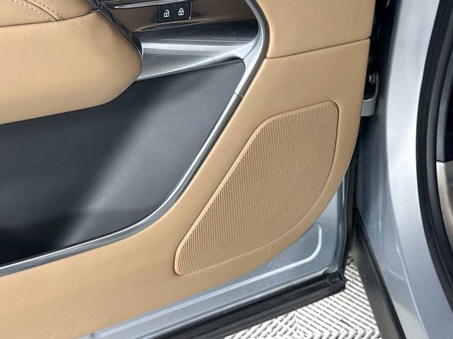 Certified 2023 Land Rover Range Rover SE image 21