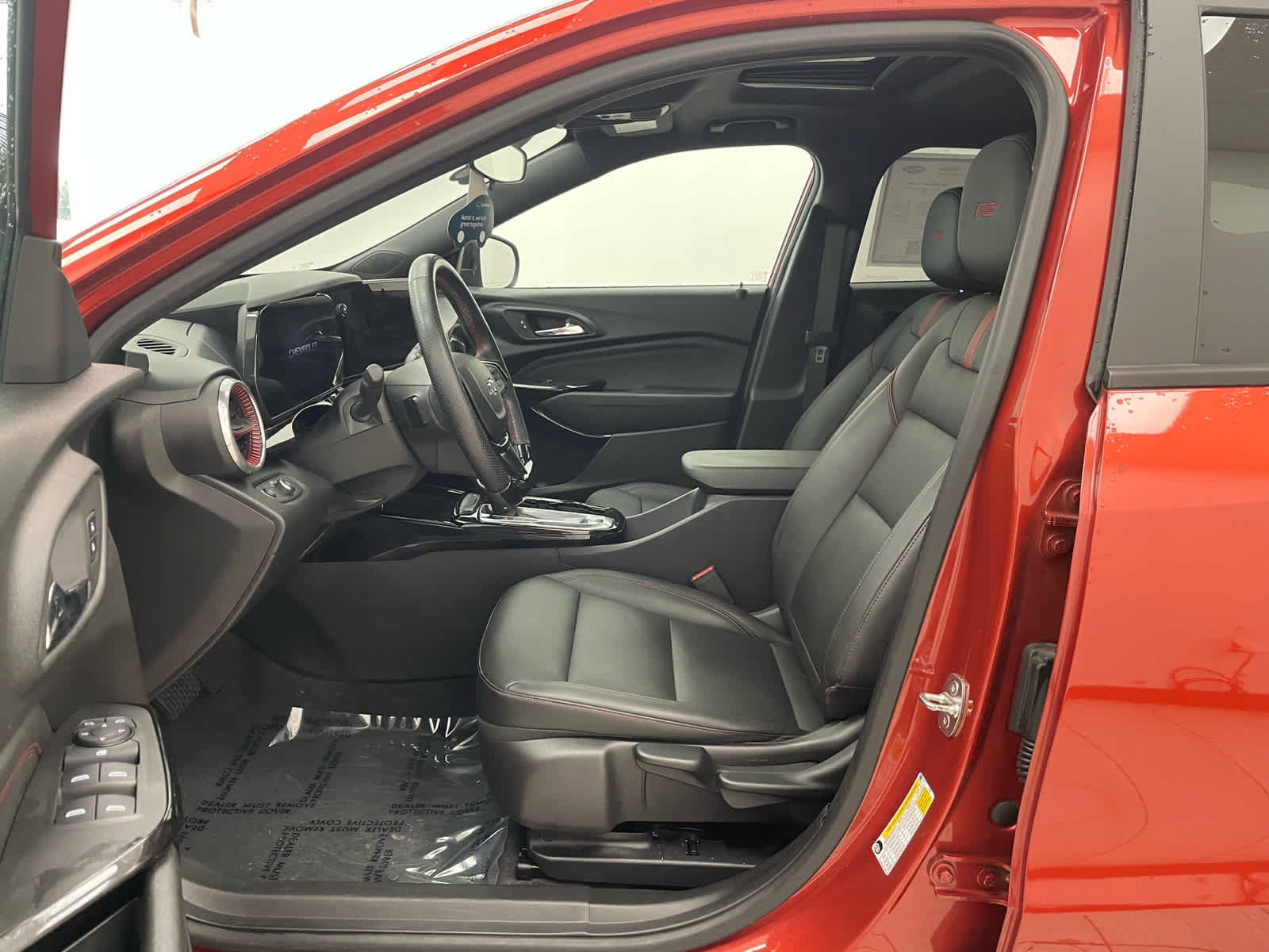 Certified 2024 Chevrolet Trax RS w/ Sunroof Package FWD image 10