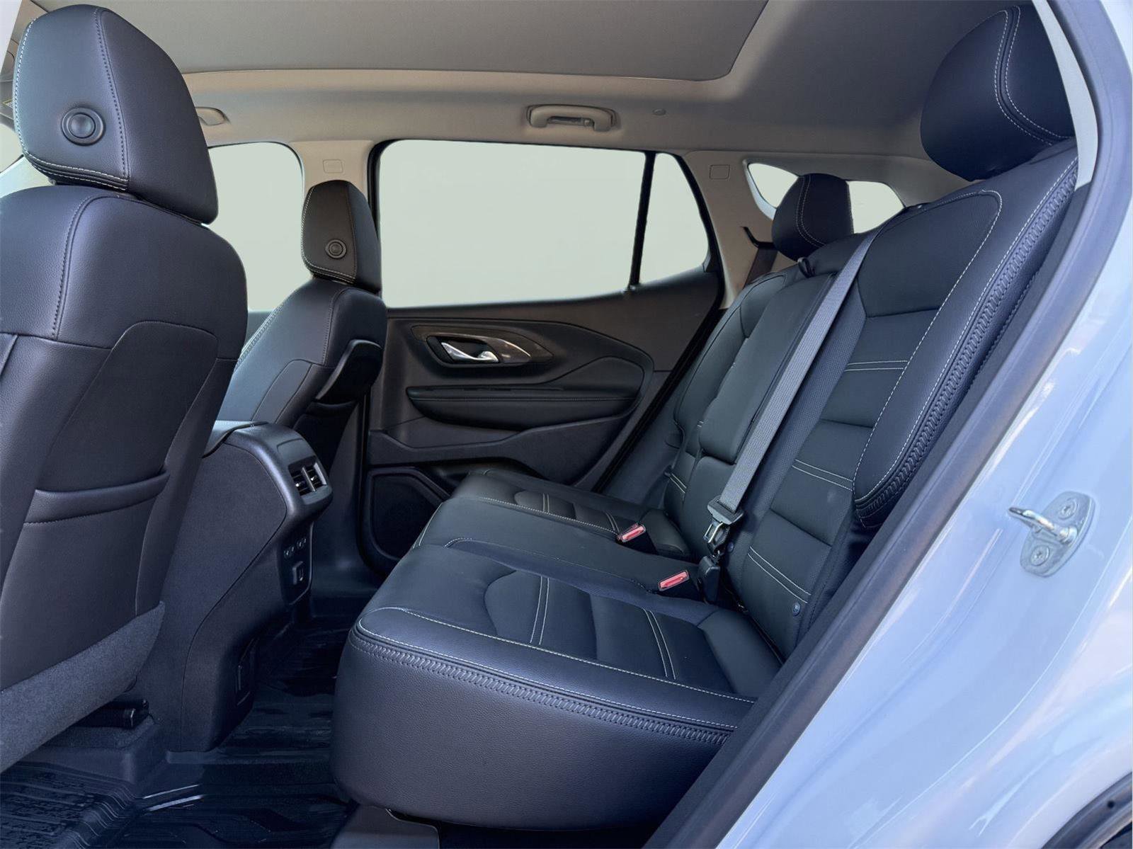 Used 2023 GMC Terrain Denali w/ Denali Premium Package image 21