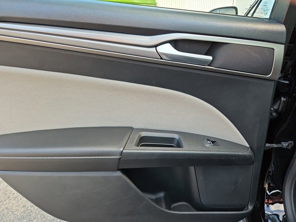 Used 2018 Ford Fusion S image 25