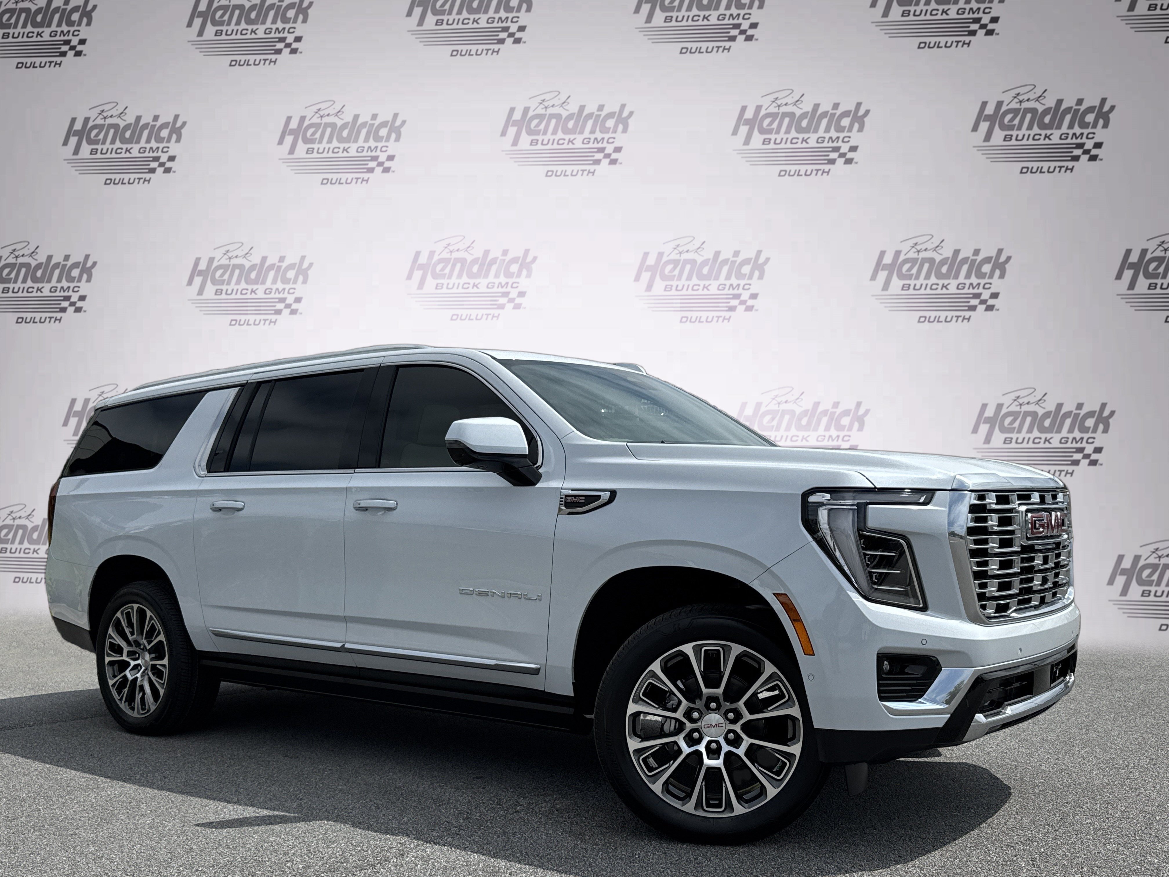 New 2026 GMC Yukon XL Denali w/ Denali Reserve Package RWD image 2