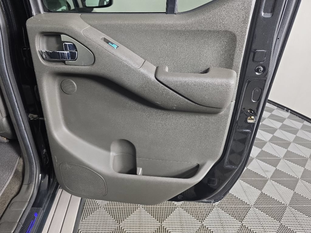 Used 2017 Nissan Frontier PRO-4X AWD/4WD image 28