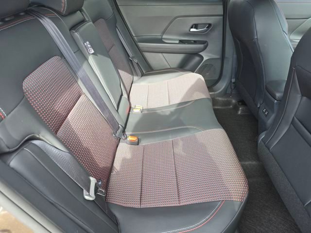 New 2026 Nissan Kicks SR w/ Cold Weather Package image 23