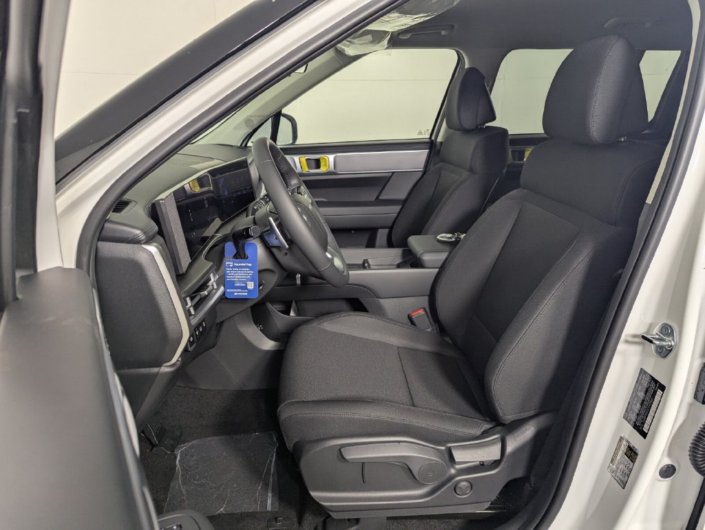 New 2026 Hyundai Santa Fe SE FWD image 12