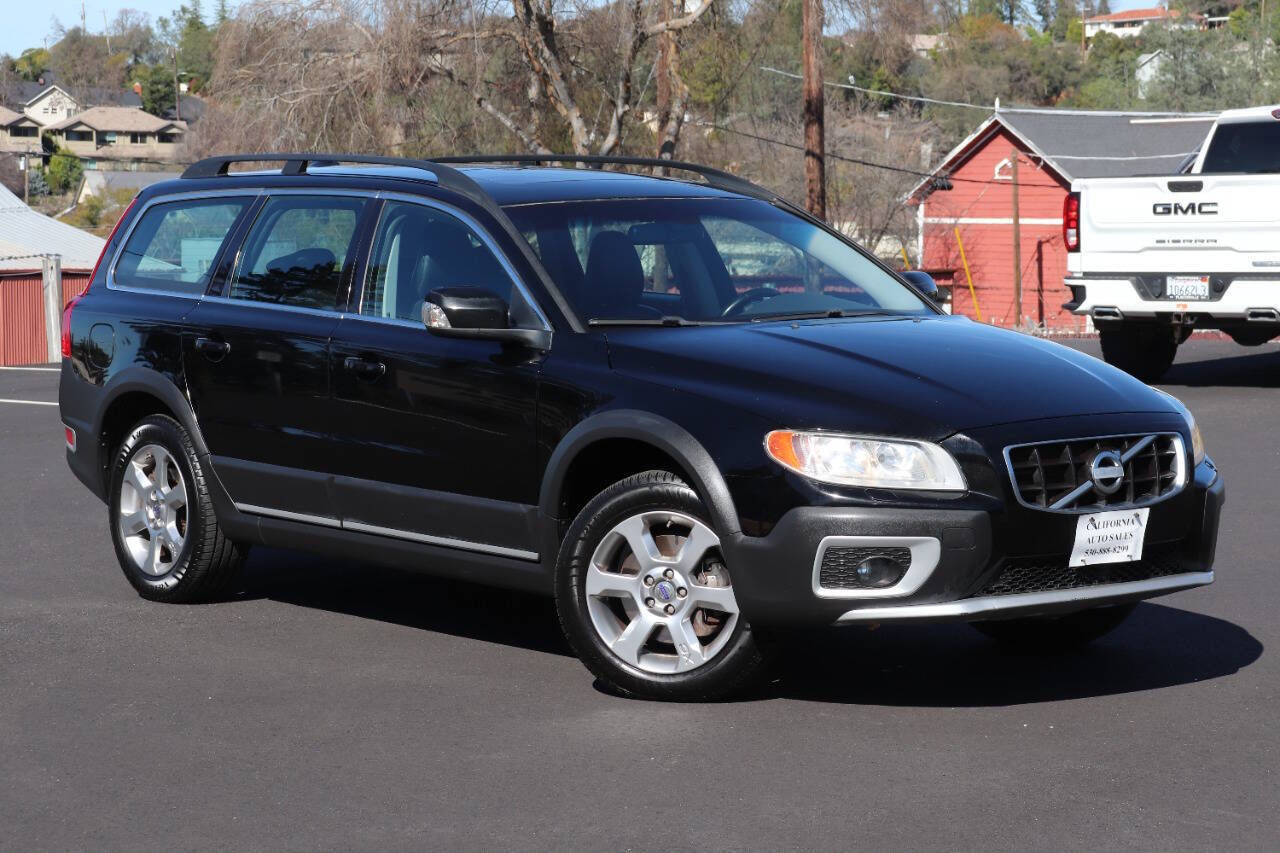 Used 2010 Volvo XC70 3.2 image 1