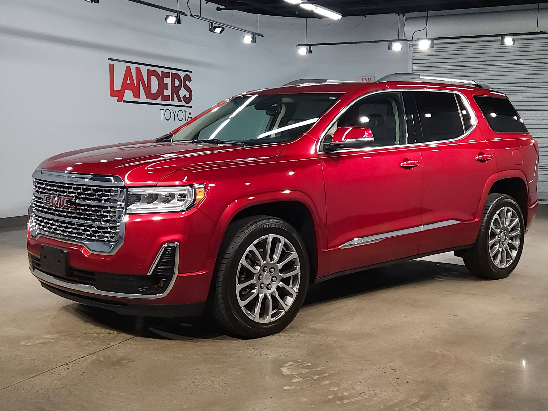 Used 2022 GMC Acadia Denali image 3