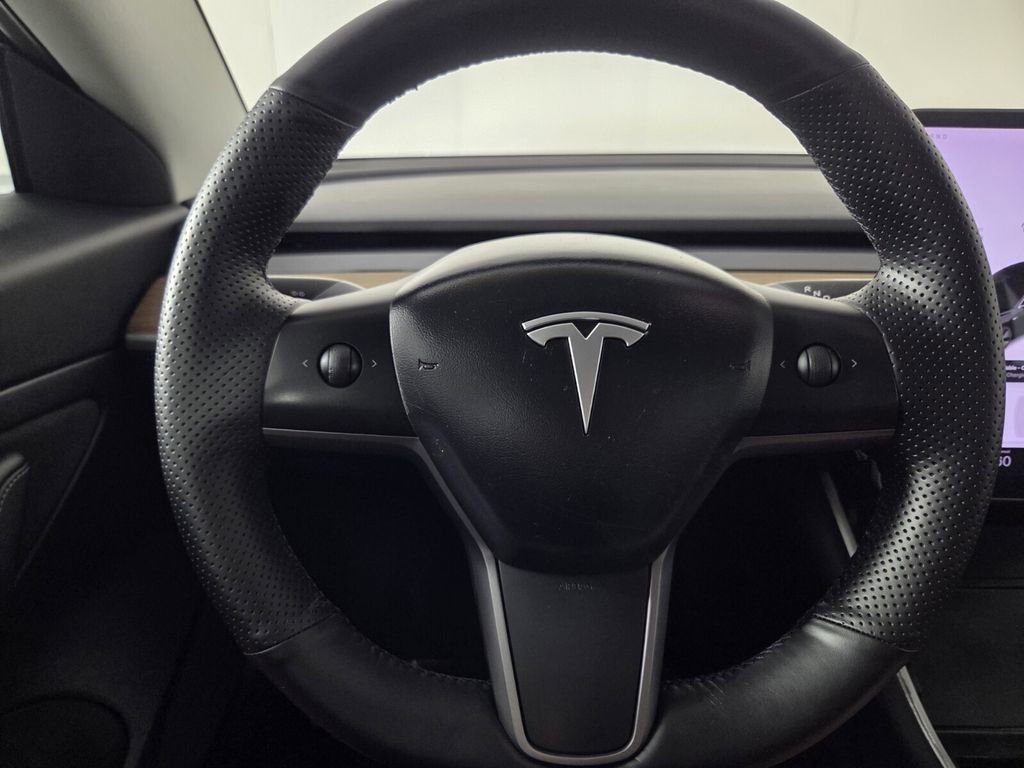 Used 2020 Tesla Model 3 Standard Range Plus RWD image 18