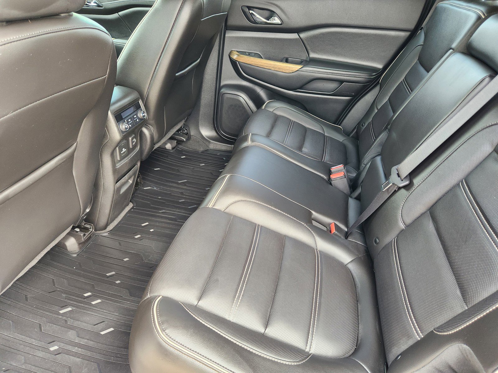 Used 2019 GMC Acadia Denali w/ Technology Package image 13