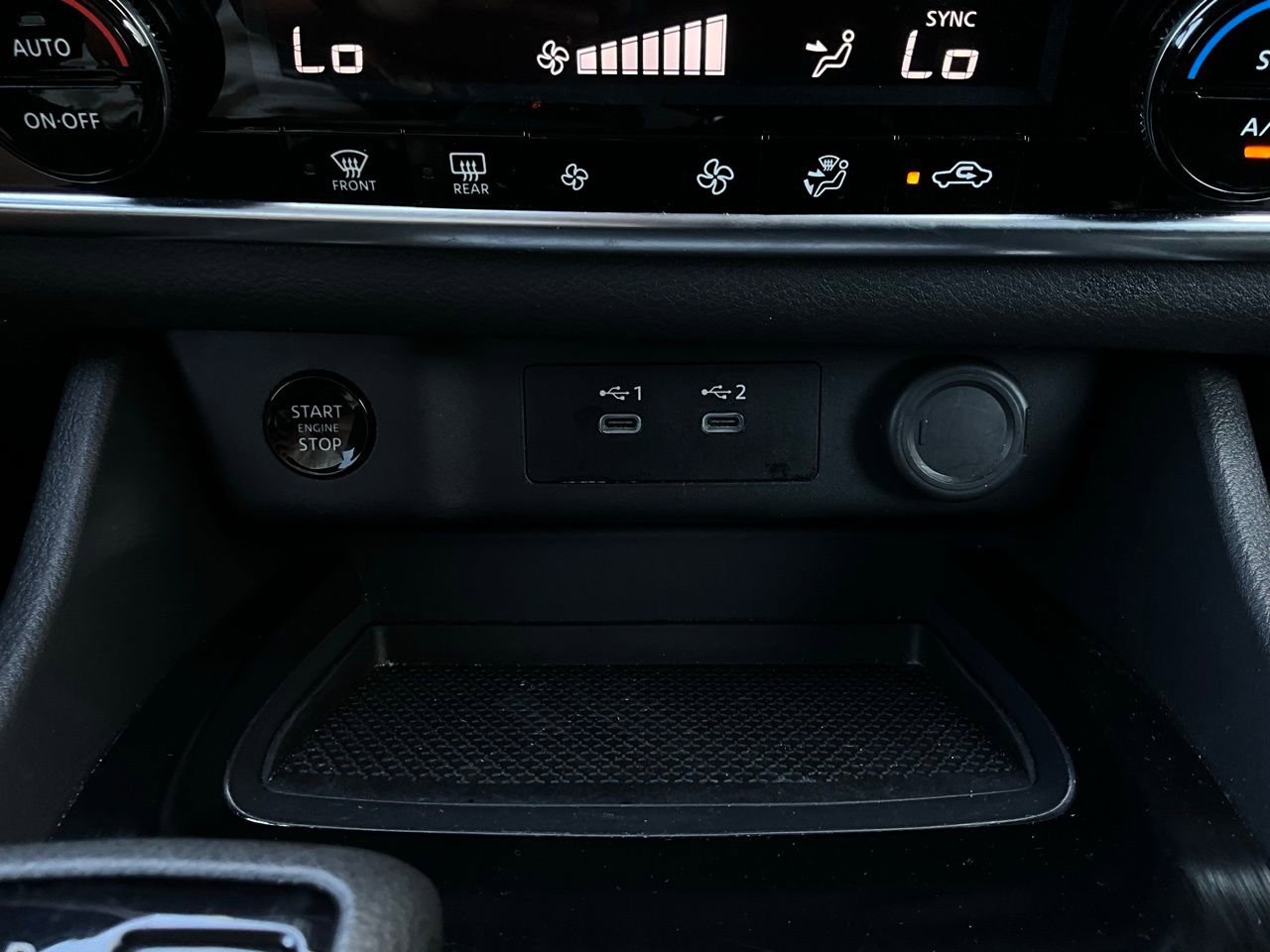 Used 2025 Nissan Rogue SV image 25