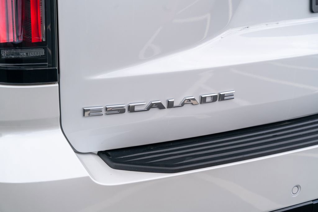 Used 2025 Cadillac Escalade ESV Sport w/ Touring Package AWD/4WD image 18