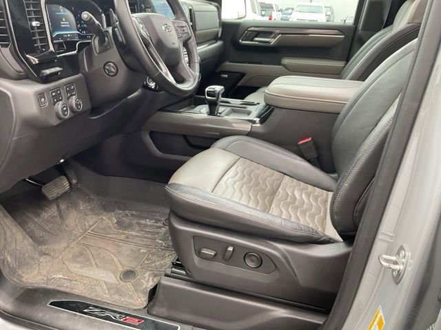 Used 2024 Chevrolet Silverado 1500 ZR2 w/ Technology Package AWD/4WD image 32