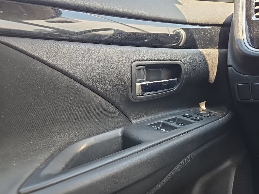 Used 2019 Mitsubishi Outlander ES FWD image 20