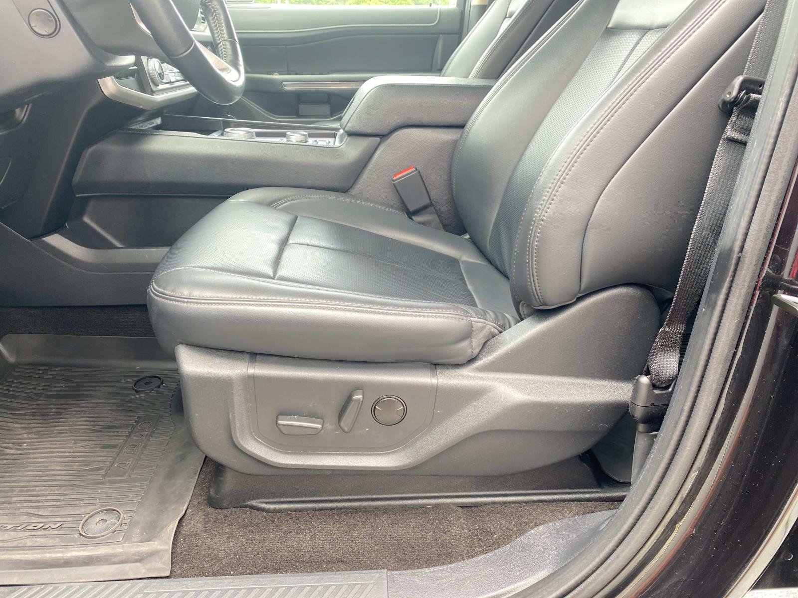 Used 2023 Ford Expedition XLT AWD/4WD image 19