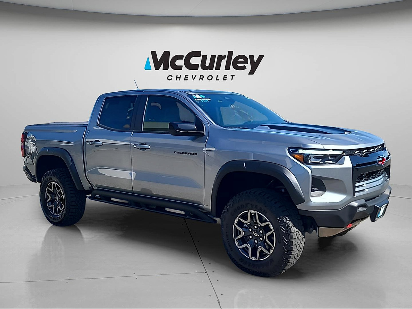 Used 2023 Chevrolet Colorado ZR2 w/ ZR2 Convenience Package III AWD/4WD image 1