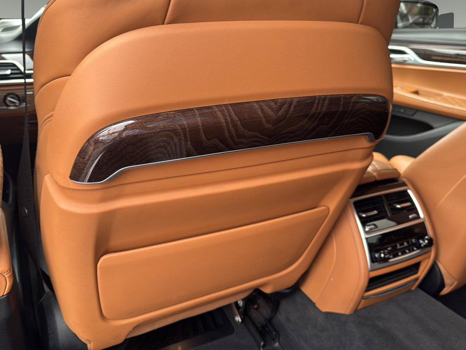 Used 2021 BMW 745e xDrive w/ Luxury Rear Seating Package AWD/4WD image 25