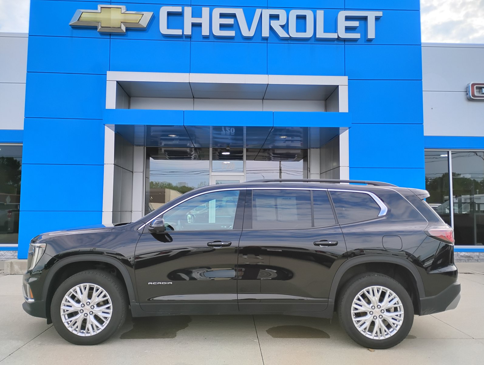 Used 2024 GMC Acadia Elevation FWD image 11