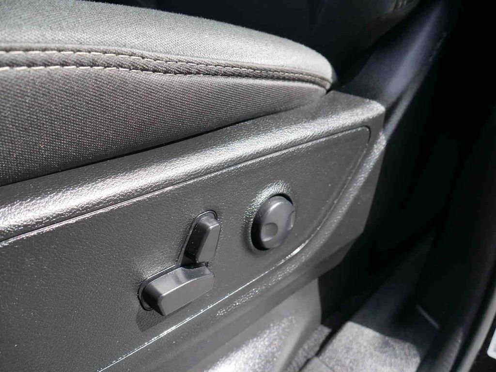 Used 2025 RAM 1500 Big Horn image 28