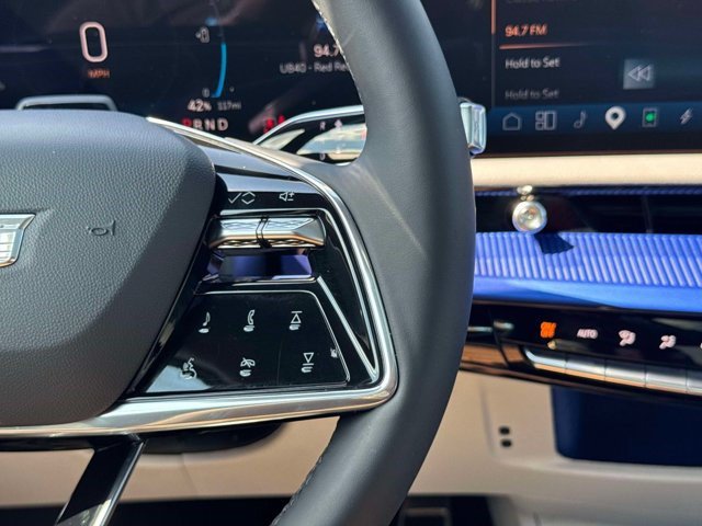 Certified 2025 Cadillac Optiq Sport 2 AWD/4WD image 9