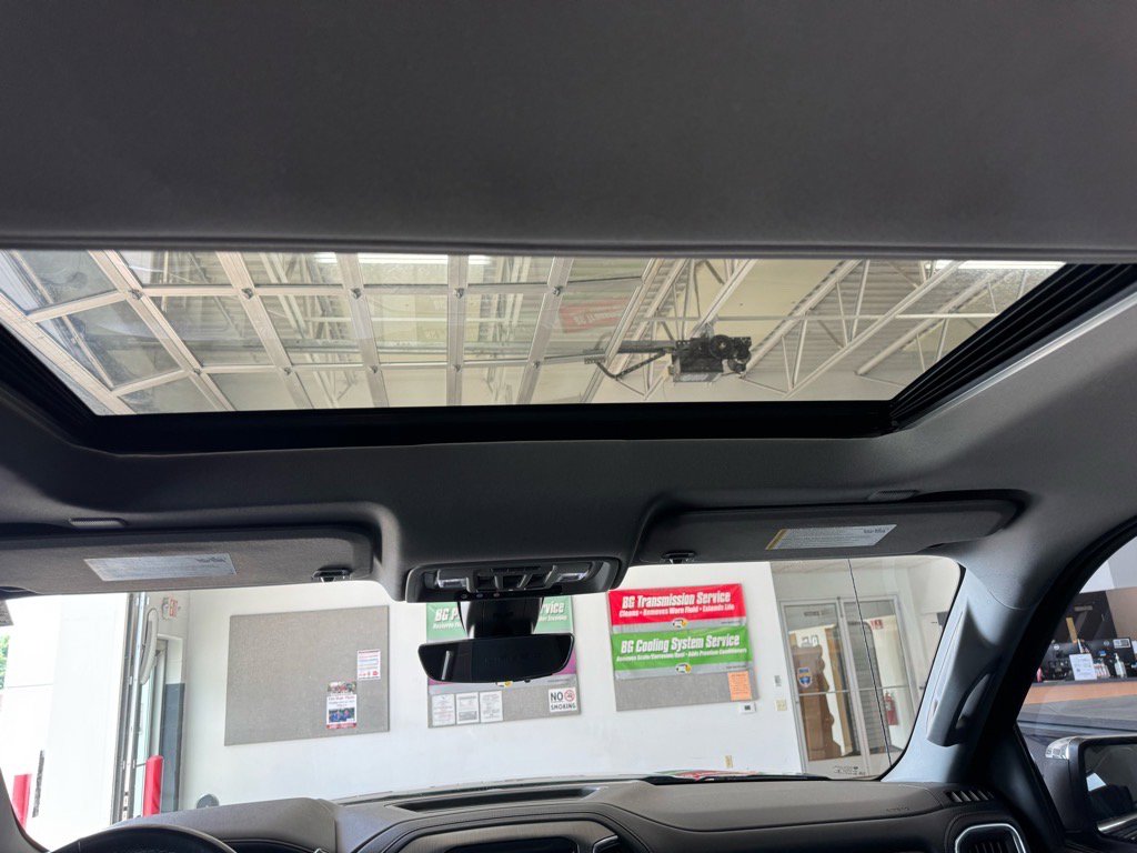 Used 2021 GMC Sierra 1500 Denali w/ Denali Ultimate Package AWD/4WD image 18