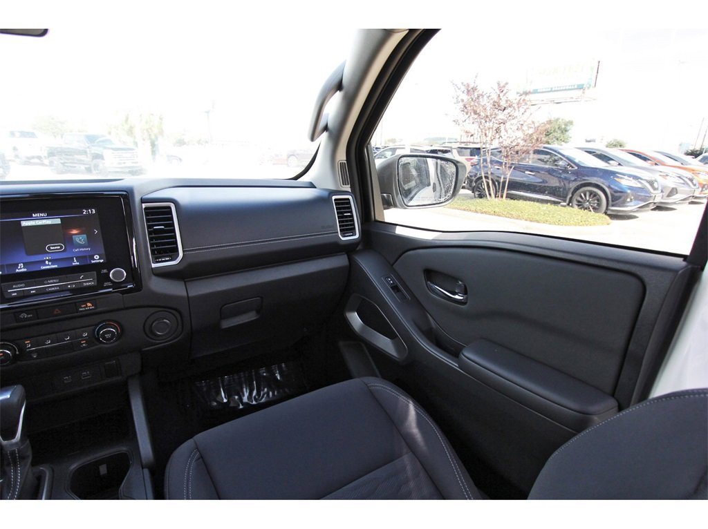 Certified 2024 Nissan Frontier SV image 8