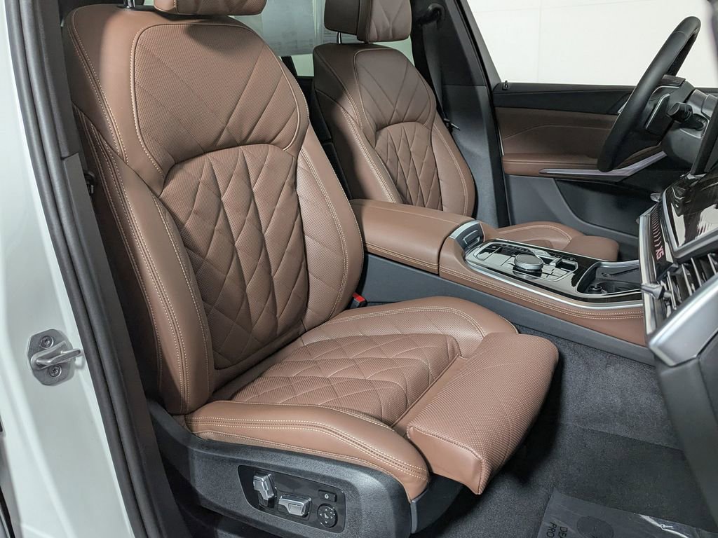 Used 2025 BMW X5 xDrive40i w/ Climate Comfort Package image 24