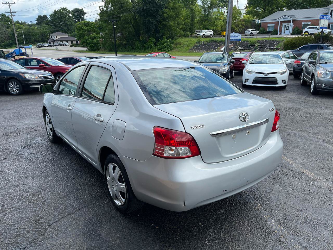 Used 2009 Toyota Yaris Sedan FWD image 8