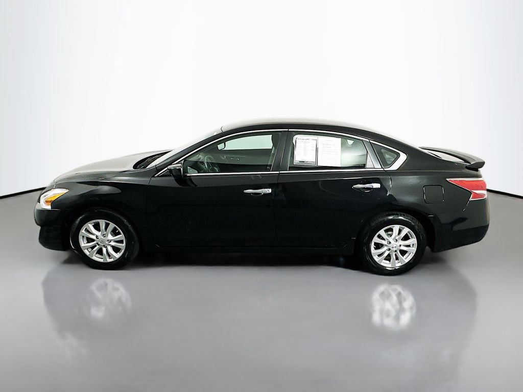 Used 2015 Nissan Altima 2.5 S w/ Sport Value Package image 4