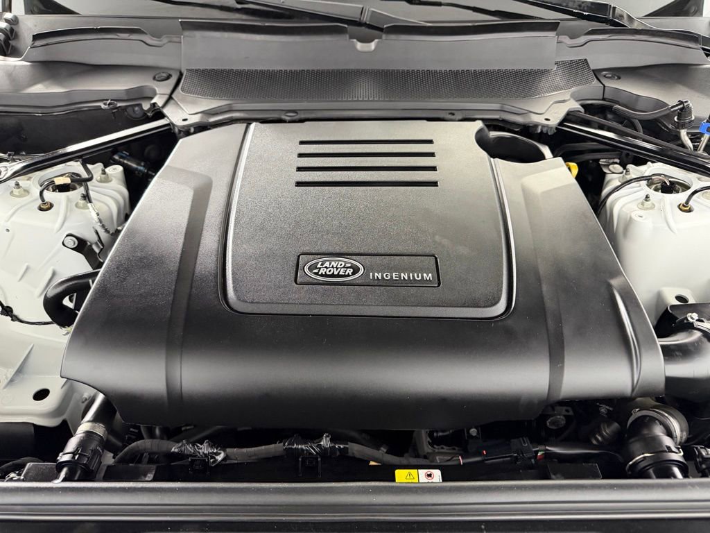 Used 2024 Land Rover Discovery S image 36