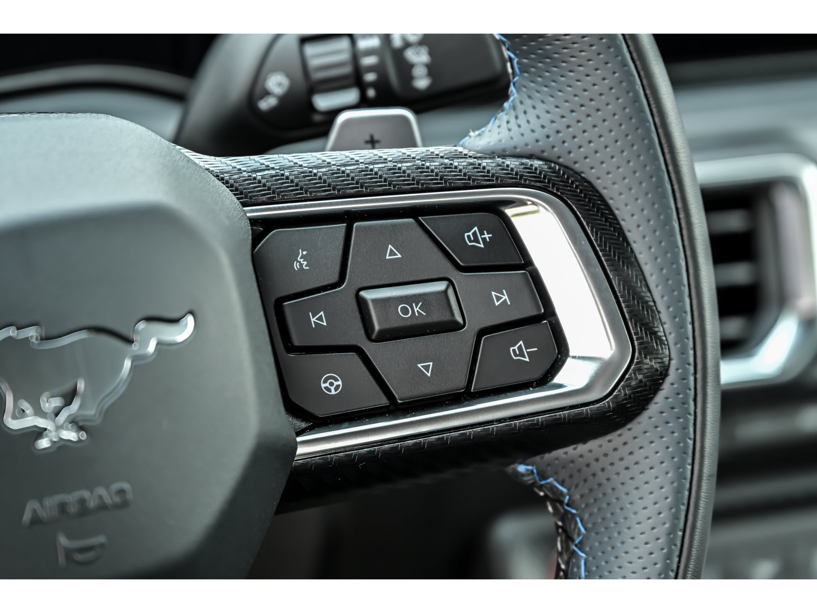 Used 2025 Ford Mustang GT Premium RWD image 30