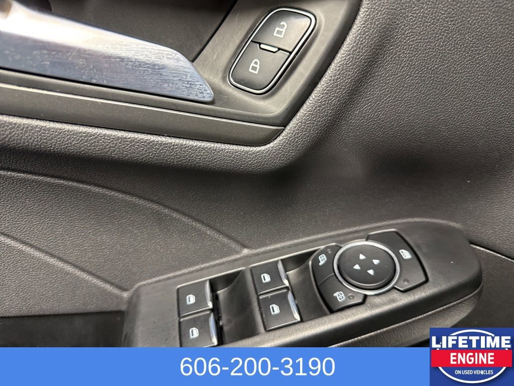 Used 2024 Ford Escape SE image 31