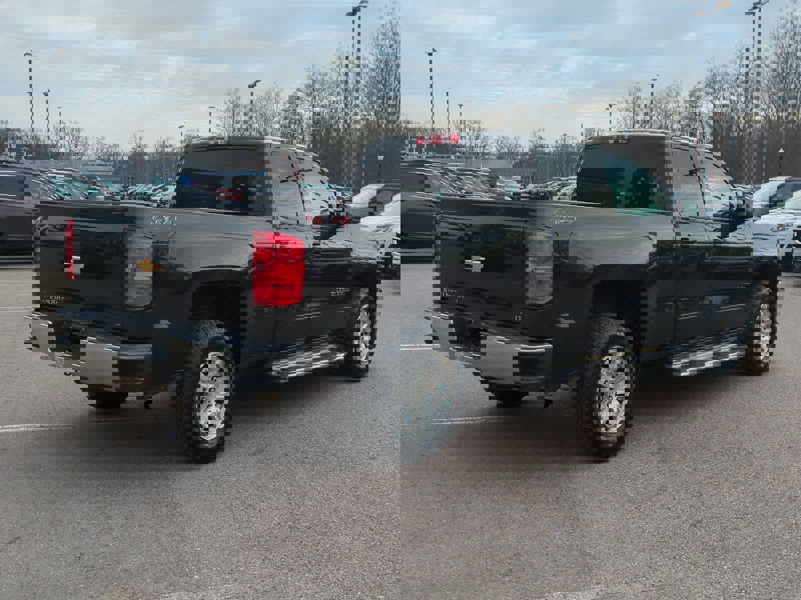 Used 2018 Chevrolet Silverado 1500 LT AWD/4WD image 8