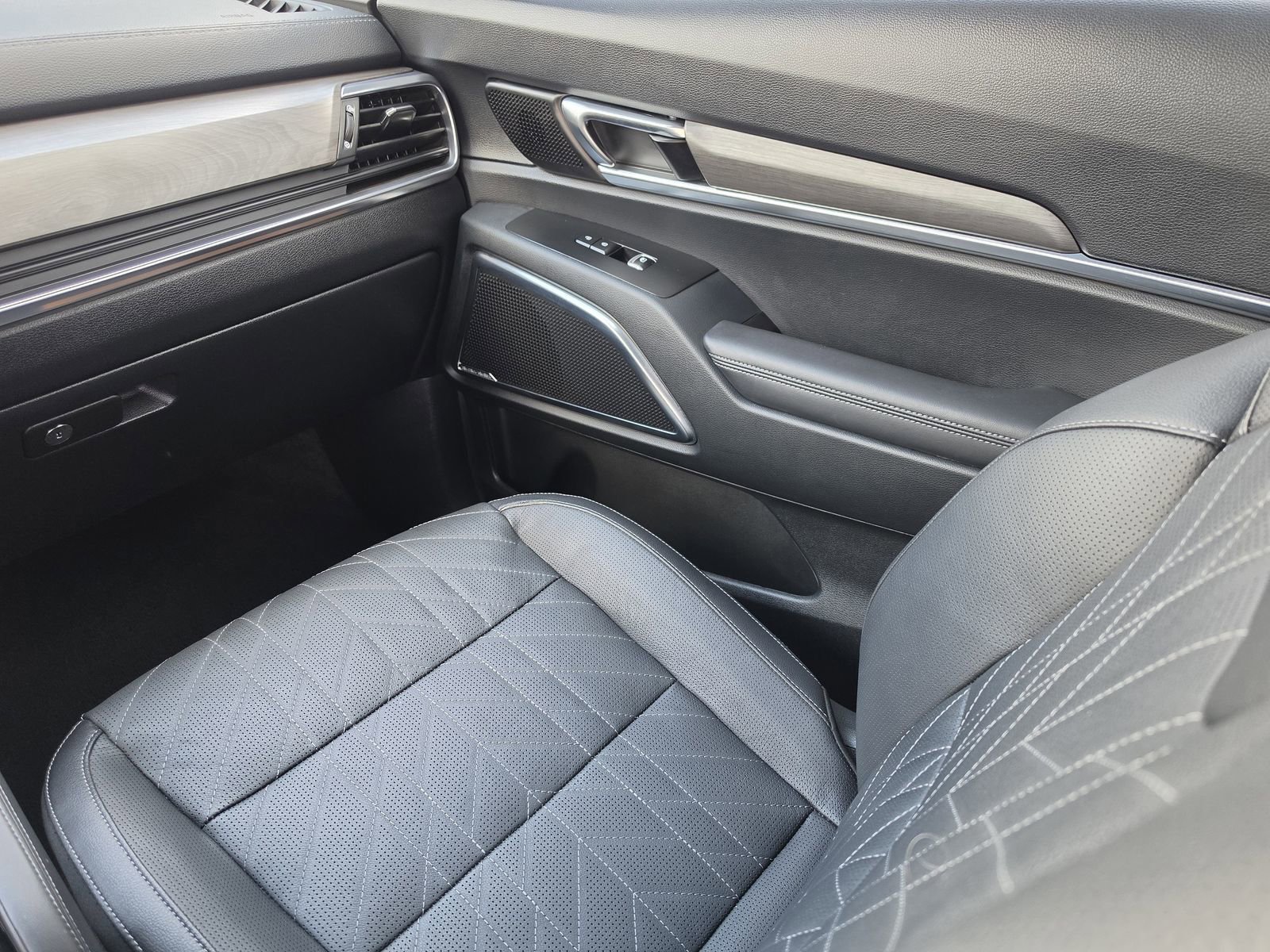 Used 2024 Kia Telluride SX X-Line AWD/4WD image 23