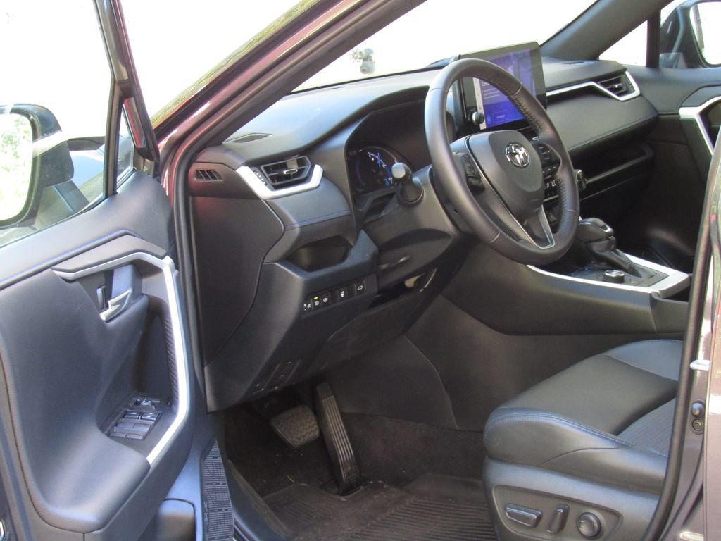 Certified 2023 Toyota RAV4 XSE w/ XSE Grade Weather Package AWD/4WD image 10