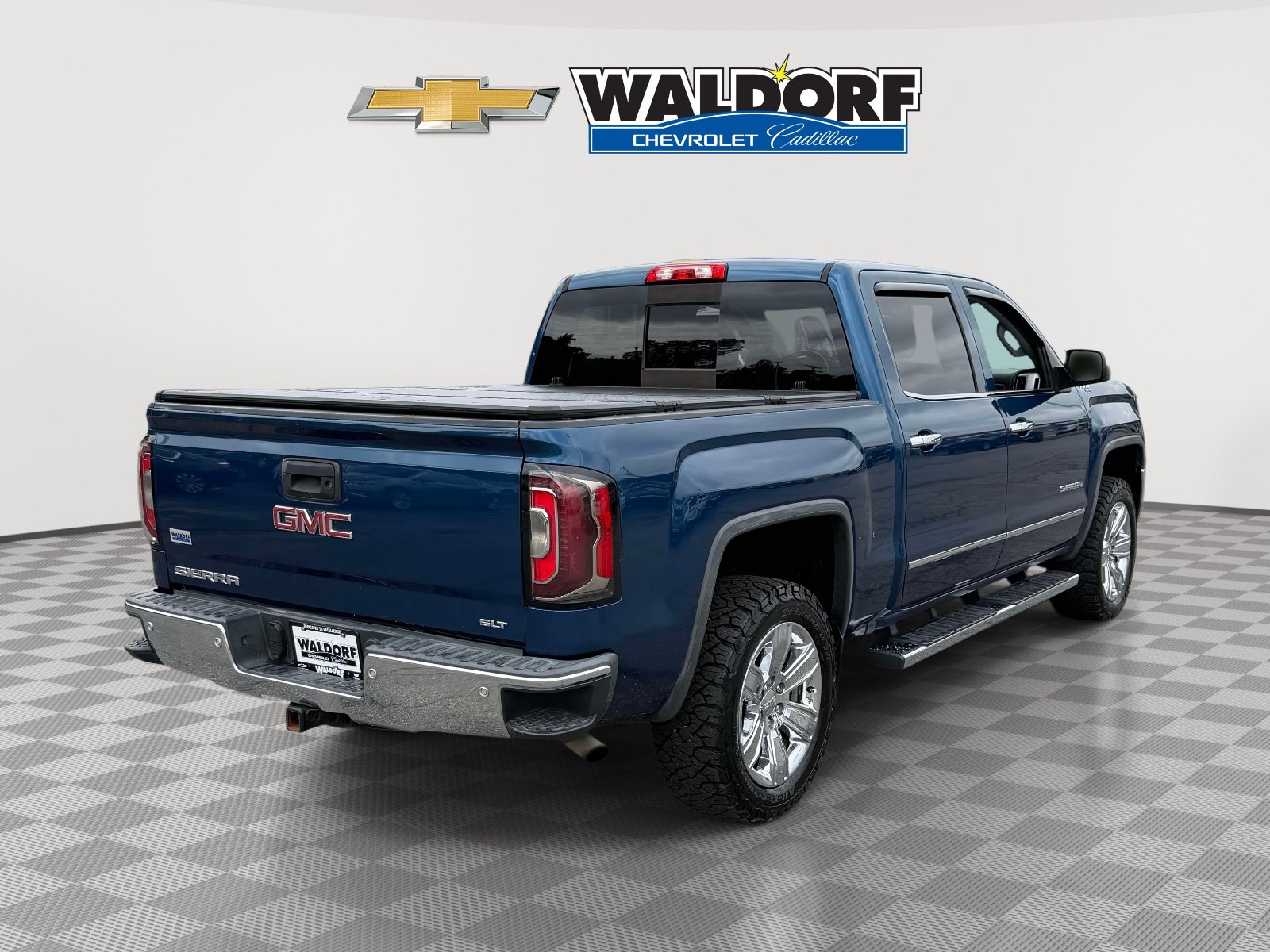 Used 2018 GMC Sierra 1500 SLT AWD/4WD image 2