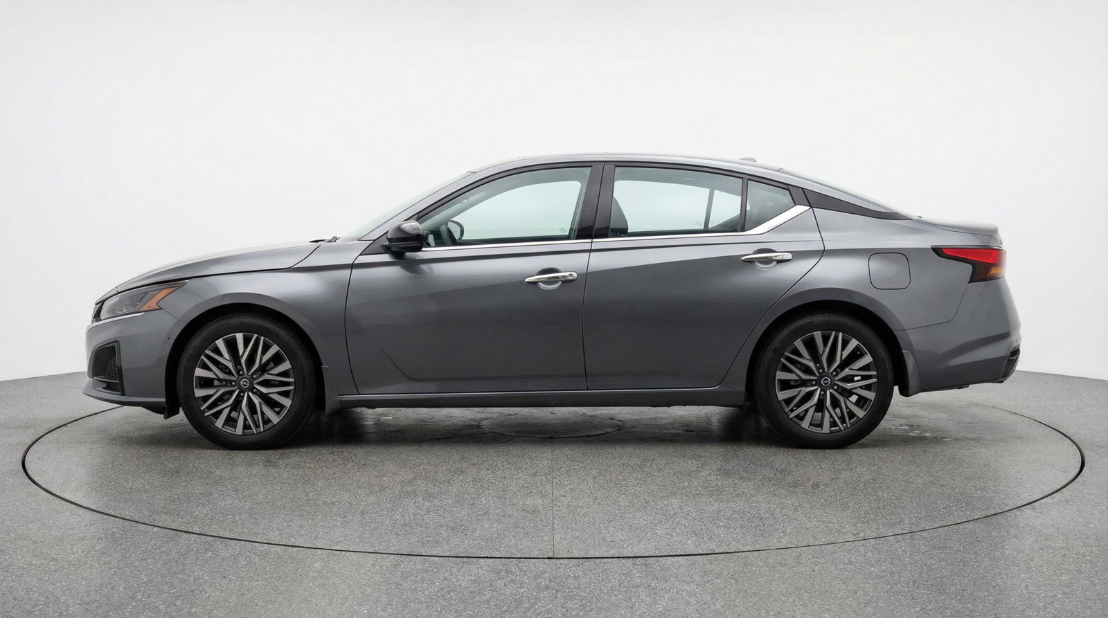 Used 2025 Nissan Altima 2.5 SV image 5