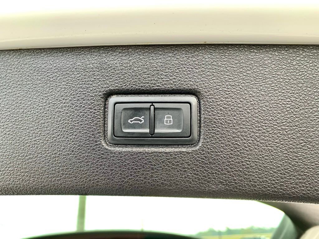 Used 2020 Audi Q7 3.0T Premium Plus image 24