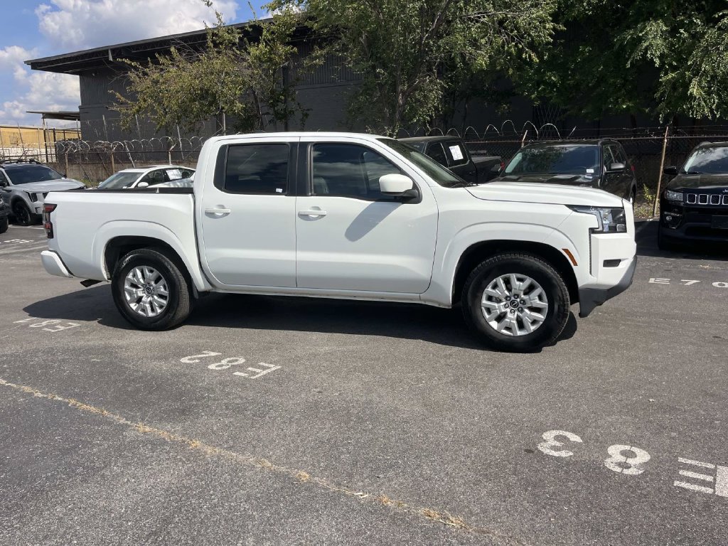Used 2023 Nissan Frontier SV w/ Technology Package RWD image 2