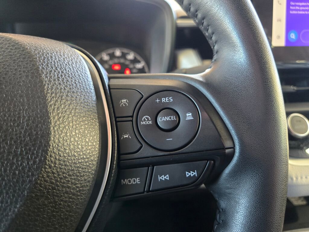 Used 2024 Toyota Corolla SE w/ SE Package FWD image 17
